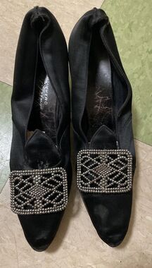 Drexel Shoe Co. Black Silk Flapper Pumps Heels Approx Size 6.5 With Buttons